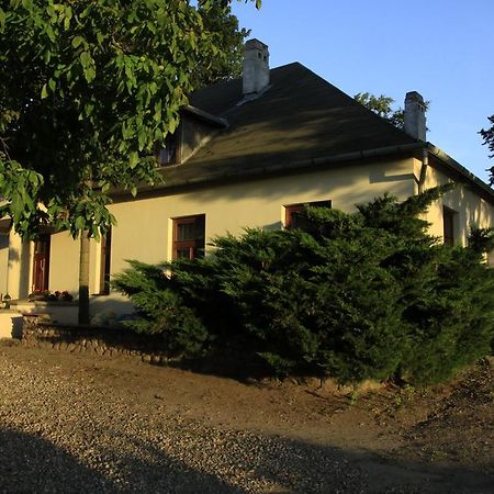 Kasztelania Pod Lipami Villa Zakroczym Exterior foto